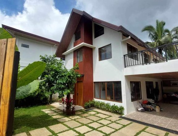 MODERN TROPICAL INSPIRED HOUSE FOR SALE WITH SWIMMING POOL IN TAGAYTAY- INCOME GENERATING AIRBNB