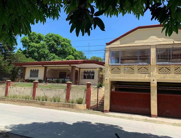 Clean Titled 5BR w/ 3T&B Property FOR SALE alobg road the road in a Flood Free Area at Aringay, LU