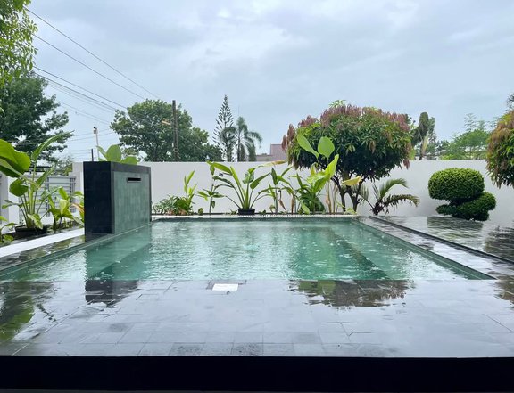 For Sale Elegant Luxurious House With Jacuzzi Type Pool In Pampanga Near Sm Telabastagan