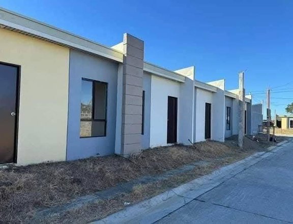 4K Monthly DP & Amortization Semi-Complete Rowhouse for sale in Bellavita