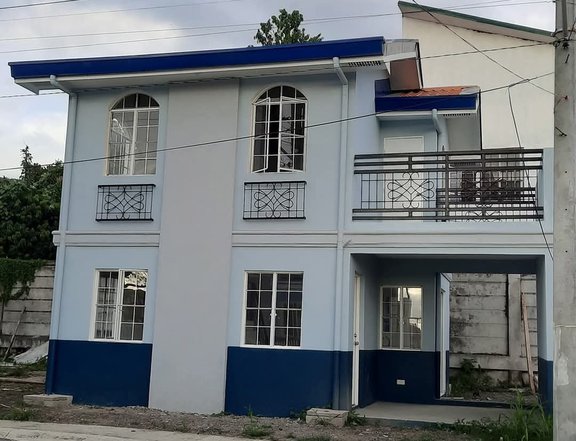 PASALO house and Lot in Lipa Batangas Near Lipa Town Proper and SM City Lipa