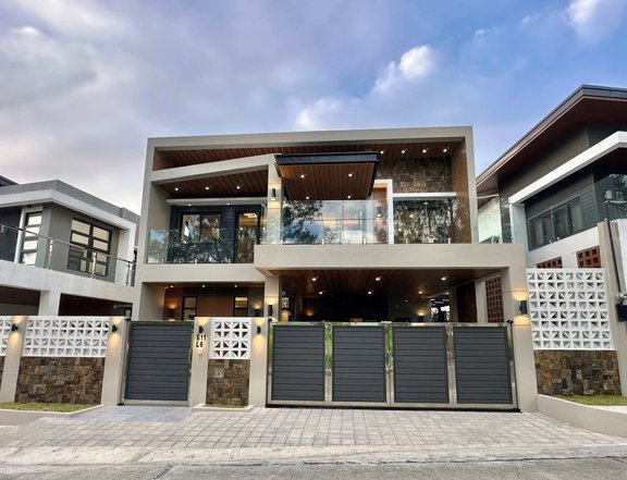 BRANDNEW MODERN HOUSE with ROOFDECK FOR SALE IN TAGAYTAY