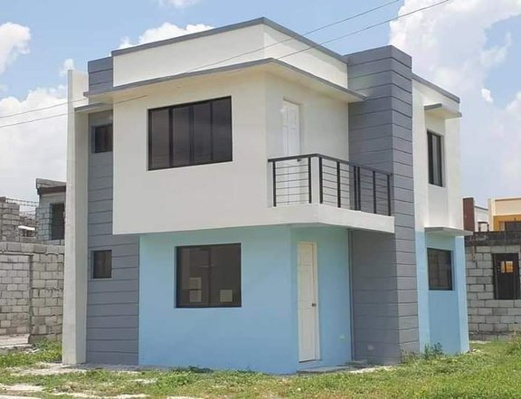 Affordable Single Attached House in lot  for Sale  near District Mall