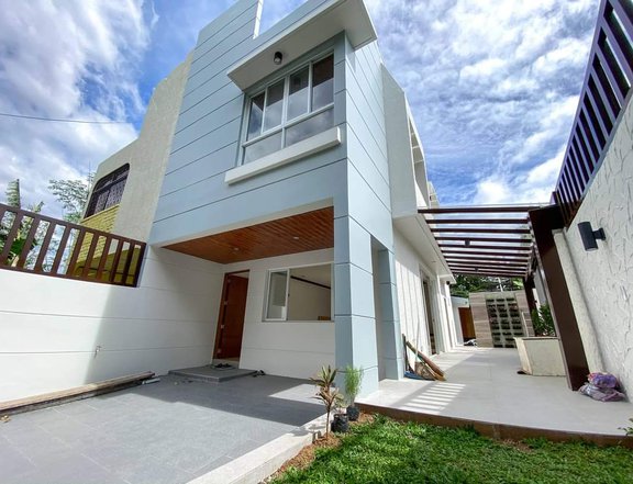 Elegant House For Sale in BF Homes Las Pinas