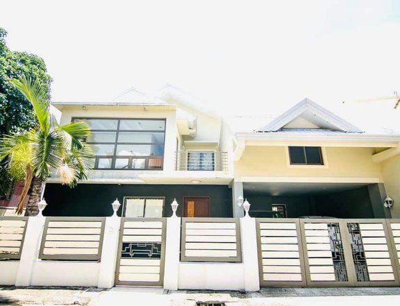 House For Sale in BF Homes Las Pinas