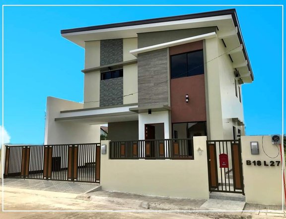 Brandnew Modern House For Sale in The Grand Parkplace Imus Cavite