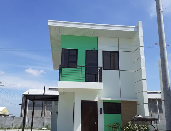 Single Attached House and Lot For Sale in Mabalacat near SM Hyper