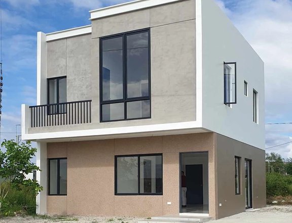 Modern Class-House Located at Tanza, Cavite