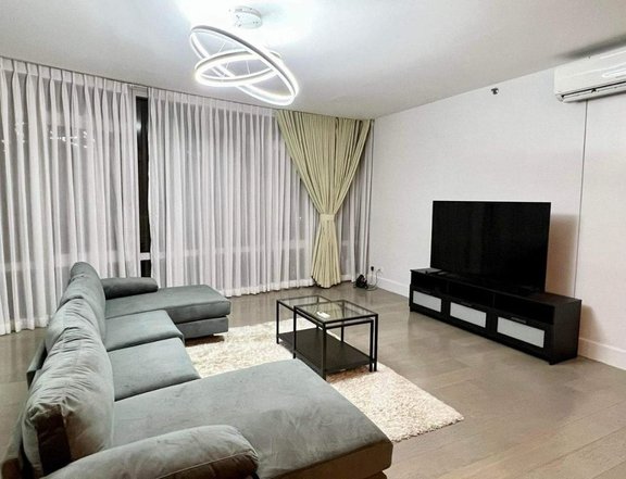 FOR RENT: Kirov Tower, 3 Bedroom Unit