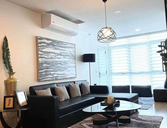 FOR RENT: Two Serendra - Sequoia, 1 Bedroom Unit