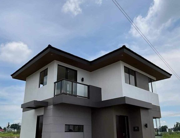 3 bedroom Single Detached House For Sale in Nuvali Laguna