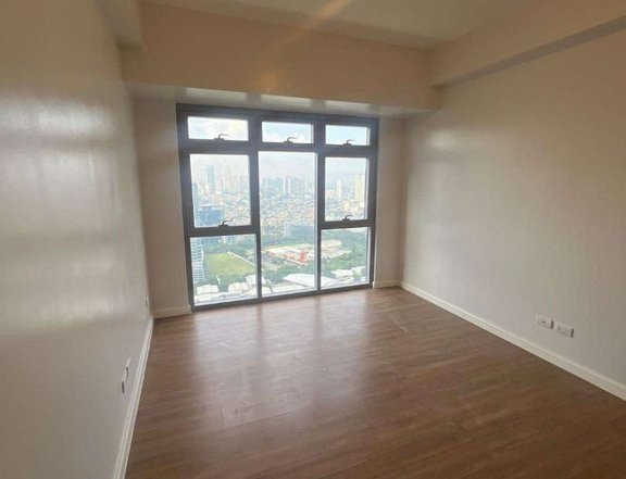 FOR SALE: Park Triangle Residences, 3 Bedroom unit