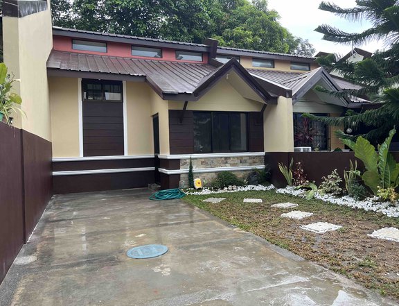 House & Lot For Sale in Woodland Hills Carmona Cavite @ 4.3M