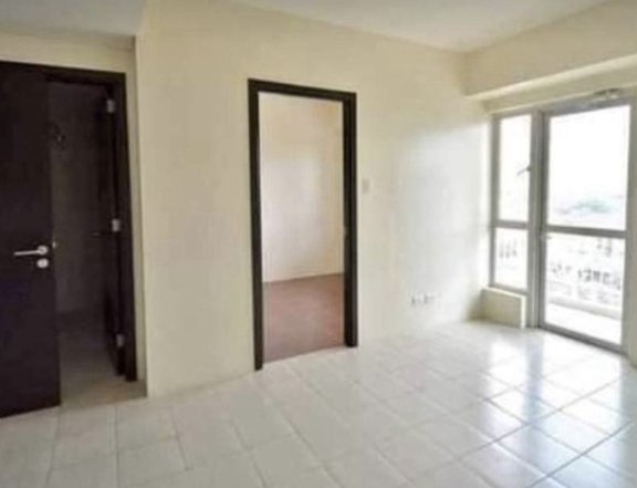 1 BR Unfurnished Condo For Rent in The Rochester, Pasig