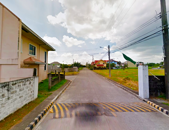 Lot in a subdivision near the upcoming Alveo project in Angeles