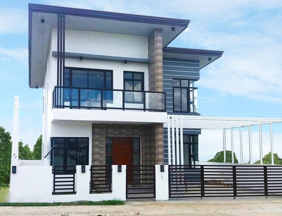 GAVINA unit 5-bedroom 2-storey with gate and carport for 2 in Bulacan