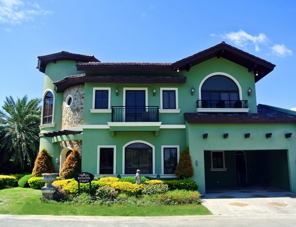 5-bedroom Single Detached House For Sale in Las Pinas