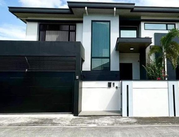 2 Flrs 5 Bedroom House (including maids room) house for sale  in  Angeles City Pampanga.