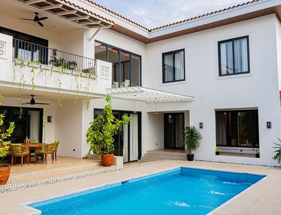 5 Bedroom House and Lot in Hacienda Royale, San Fernando, Pampanga