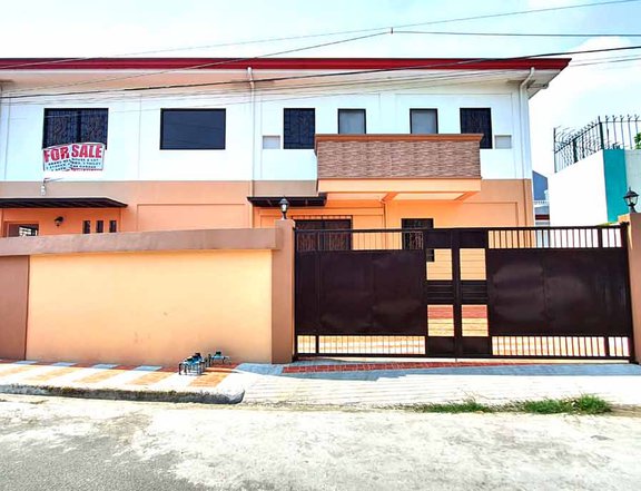 4-5 Car Garage 2 Storey Townhouse for sale in Tandang Sora Quezon City