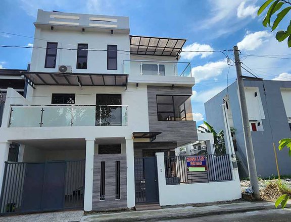 5-bedroom House and Lot near Tandang Sora Quezon City