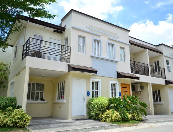 3 bedroom with 2 bathroom Townhouse For Sale in Imus Cavite