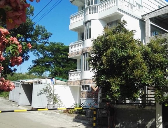8-bedroom, 4 story home..Single Attached House For Sale in Bulacan