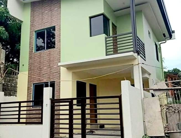 2 Storey Townhouse with 3Bedroom for Sale in Las Pinas City