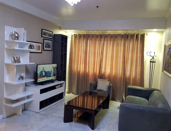 2 Bedroom corner unit semi-furnished condo in BGC Taguig for sale