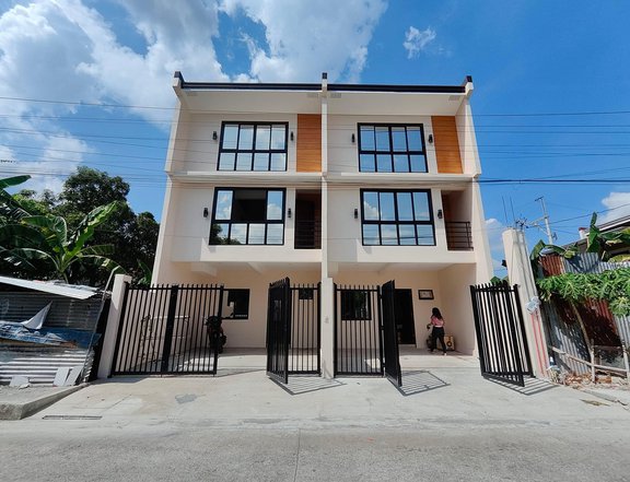 AFFORDABLE 4 BEDROOM DUPLEX IN SAN MATEO, RIZAL NEAR COMMONWEALTH