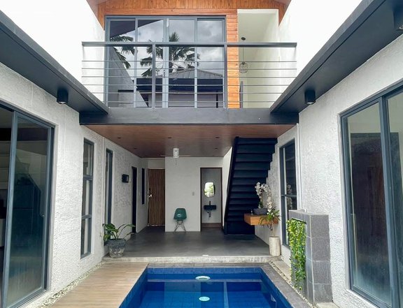 FOR LEASE / RENT  TROPICAL POOL VILLA TYPE HOUSE IN ANGELES CITY NEAR KOREAN TOWN AND CLARK