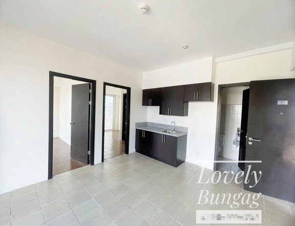 58.68sqm 2BR w/ balcony LIFETIME OWNERSHIP w/ FREE AIRCON!