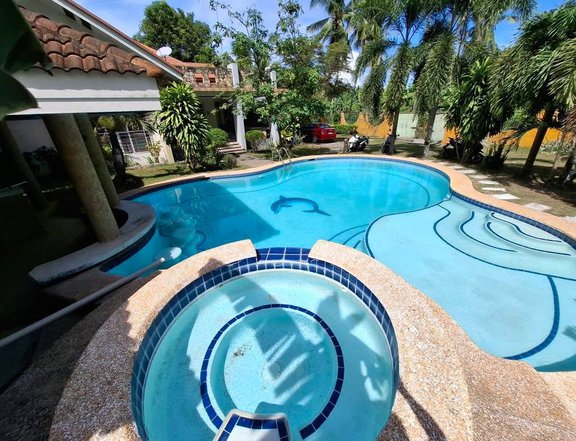 With Swimming Pool House For Rent