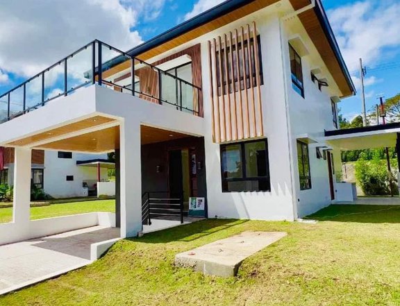 5 bedroom Single Detached House and Lot for Sale in Muntinlupa City