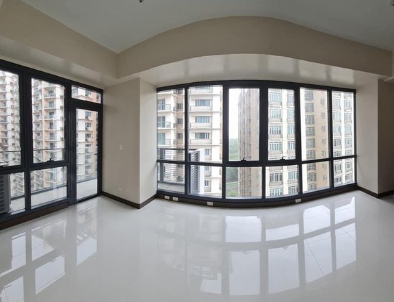 3 bedroom condo for sale in Mckinley Hill rent to own RFO