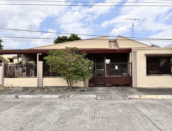 CORNER BUNGALOW HOUSE AND LOT FOR SALE!