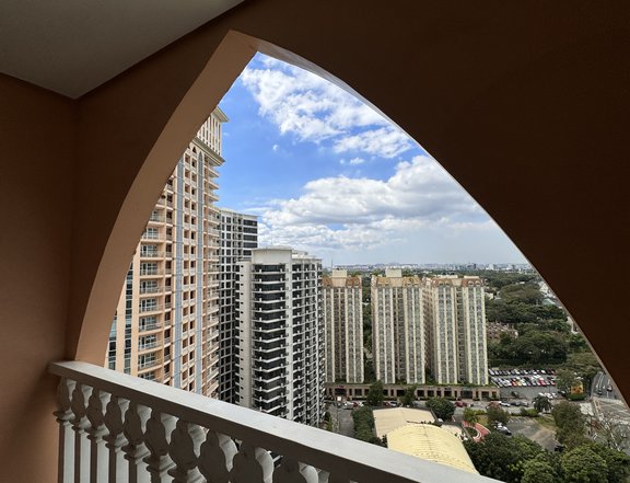STUDIO WITH BALCONY CONDOMINIUM FOR SALE AT THE FORT