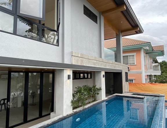 5 Bedroom House in Capitol Homes Park, Quezon City for Sale
