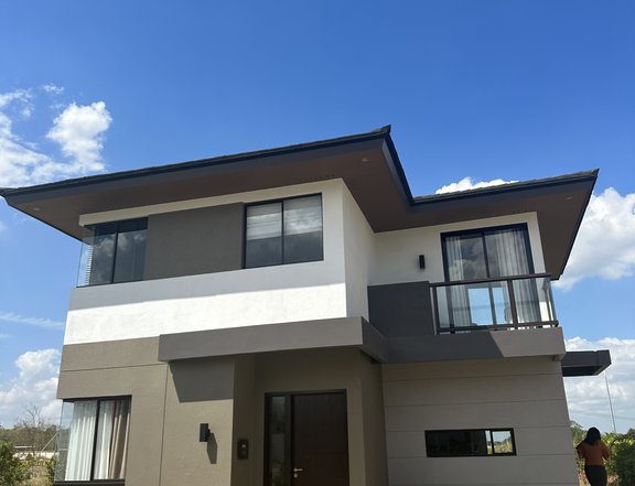 3-bedroom Single Detached House For Sale in Angeles Pampanga near Landers