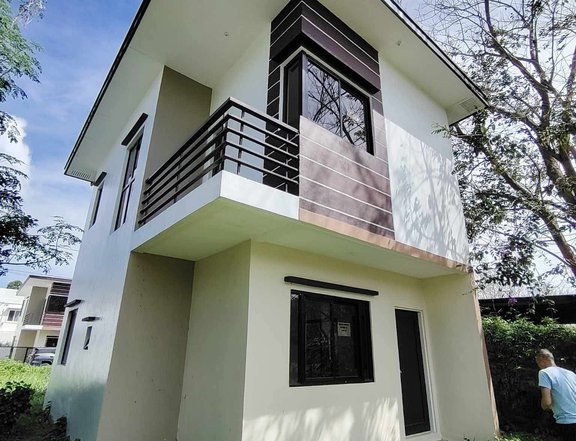 4-bedroom Single Detached House For Sale in Binan Laguna