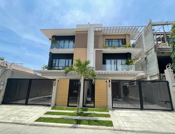 4-bedroom Duplex / Twin House For Sale in Taguig Metro Manila