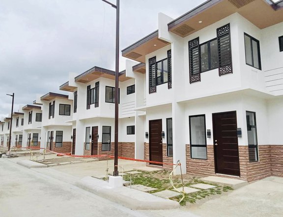 Thru PAGIBIG LOAN 2-Bedroom Townhouse for Sale in San Jose Batangas