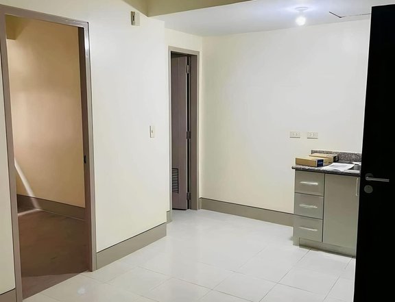 30k MONTHLY RENT TO OWN Condo in San Juan City near U-Belt!