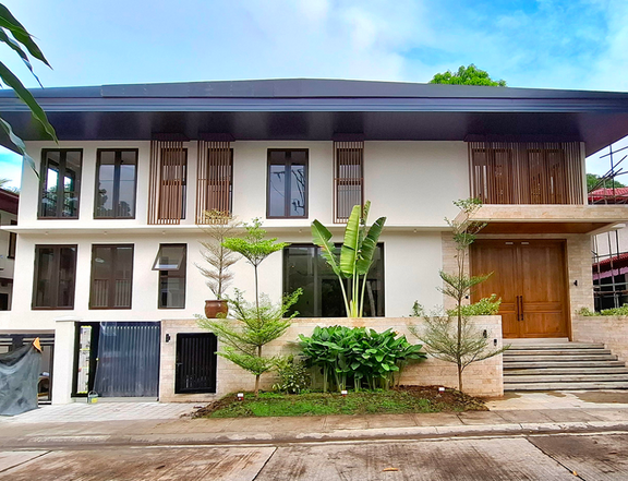 Ready For Occupancy 5-bedroom Single Detached House For Sale in Muntinlupa