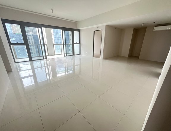 4-bedroom apartment for sale in BGC