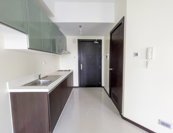 1 BR 1 Bedroom Condo for Sale in Trion Towers, BGC, Taguig City