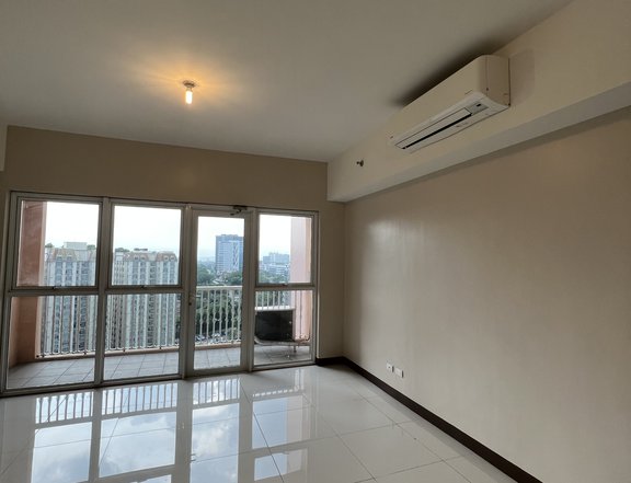 Rent to own Rare 3BR Condo for sale St. Mark Residences McKinley Hill
