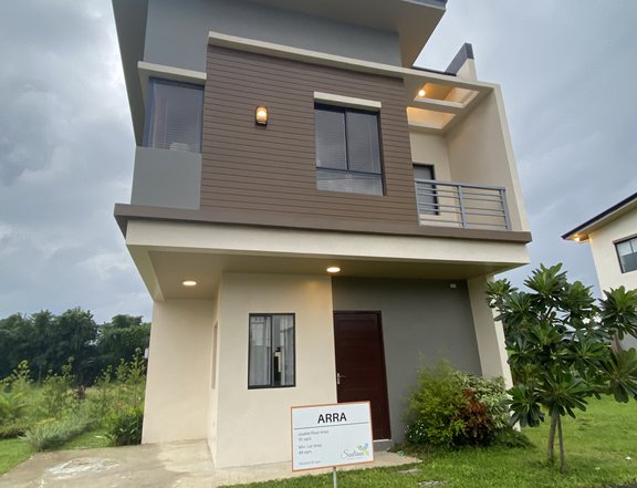 3 Bedroom Single Attached House for Sale in Alaminos Laguna