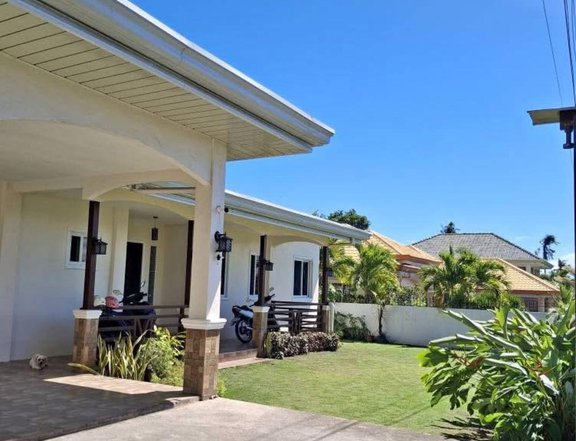 Pre-Owned 4-bedroom House and Lot For Sale in Bacong Negros Oriental
