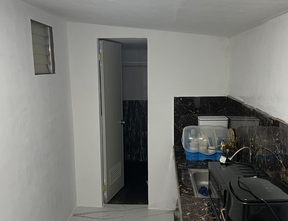 2 bedroom house/garage for sale